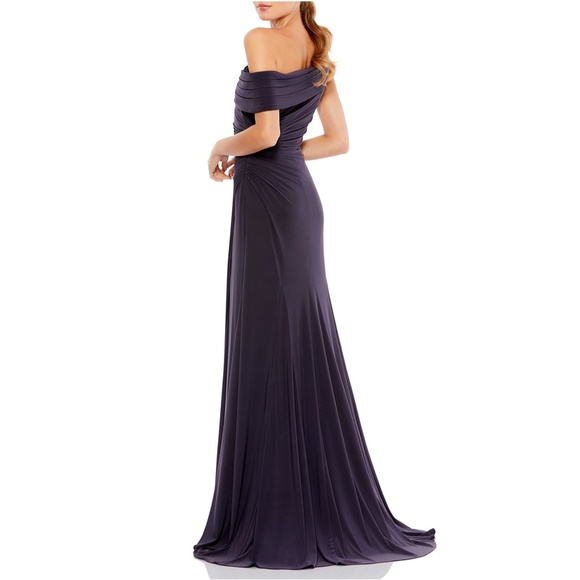 Ruched One-Shoulder Trumpet Gown - Picture 3 of 8